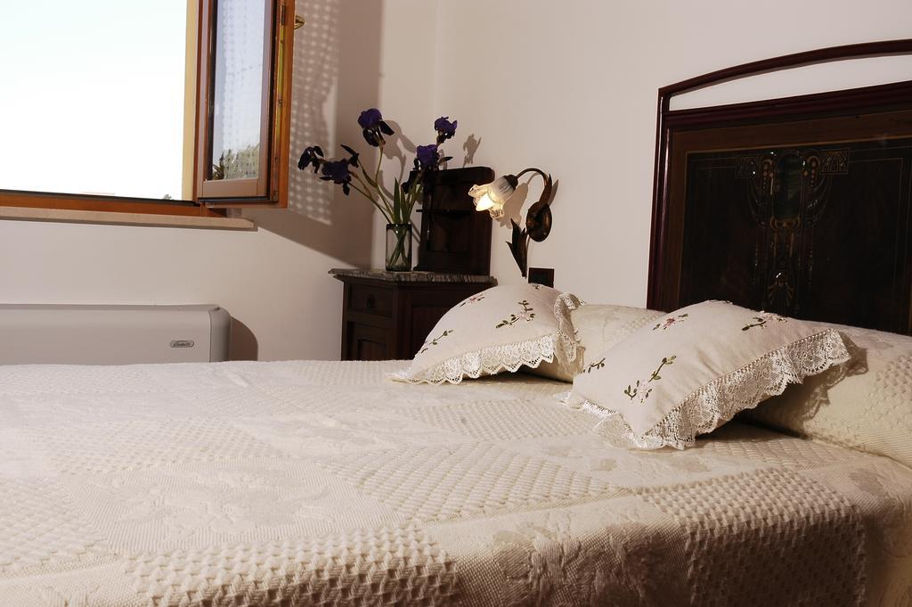 Briciola Di Sole Guest House กรอตตัมมาเร ห้อง รูปภาพ